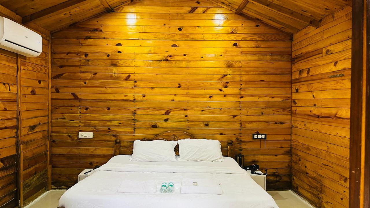 Palolem luxuries Beach cottages - Tap to explore photos
