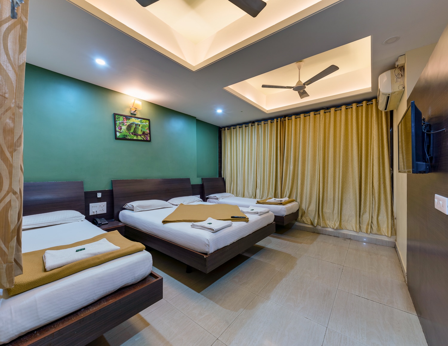 Hotel Radhakrishna 2