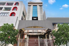 Super Townhouse Kankarbagh Formerly Kunwar Alcajars, Patna