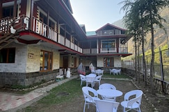 House of Nirvaana, Gushaini