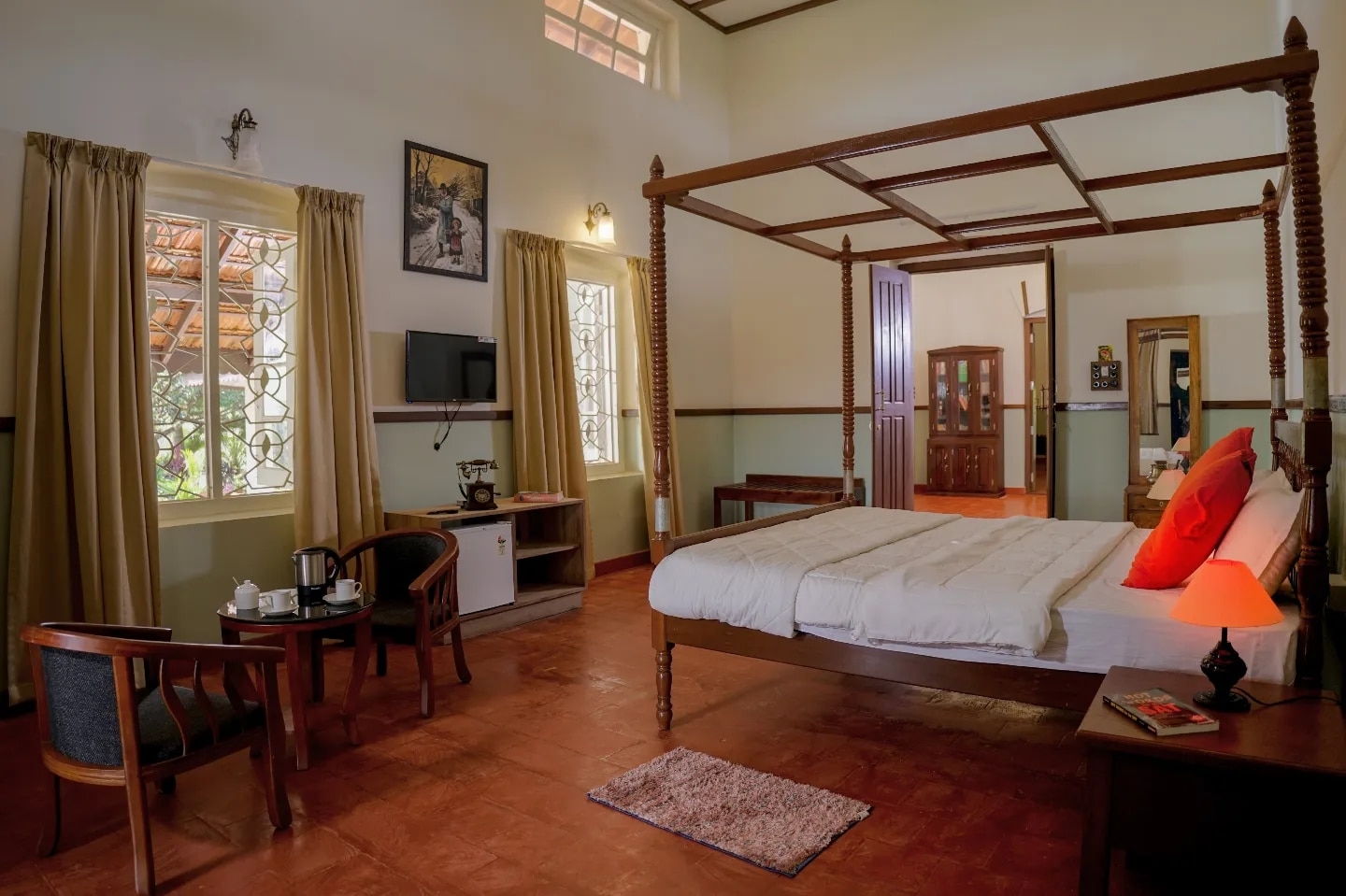 Nellari Heritage Bungalow Thechi - Tap to explore photos