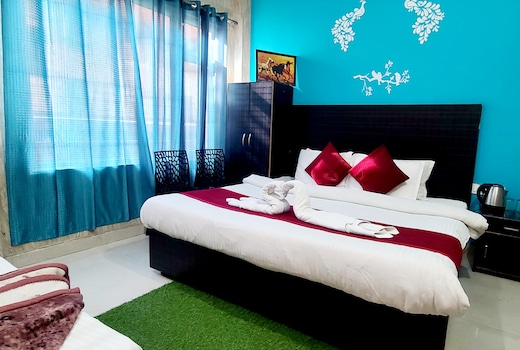 Hotel Ananta Stays