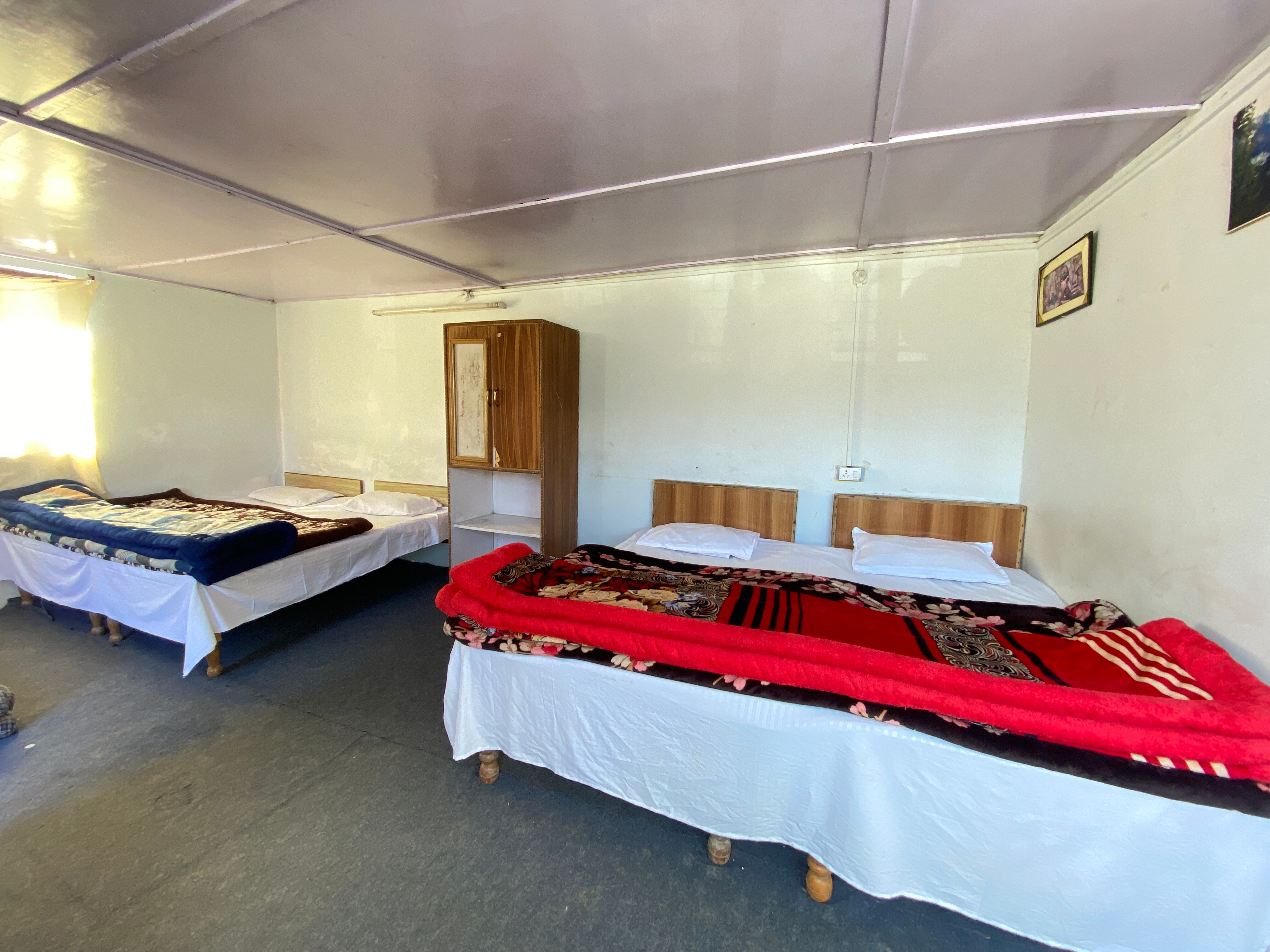 SNOW BLISS HOMESTAY - Tap to explore photos