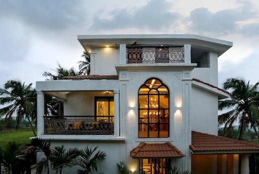 Villa La Vida Loca 3 BHK Private Pool V4 by Jaglax Homes