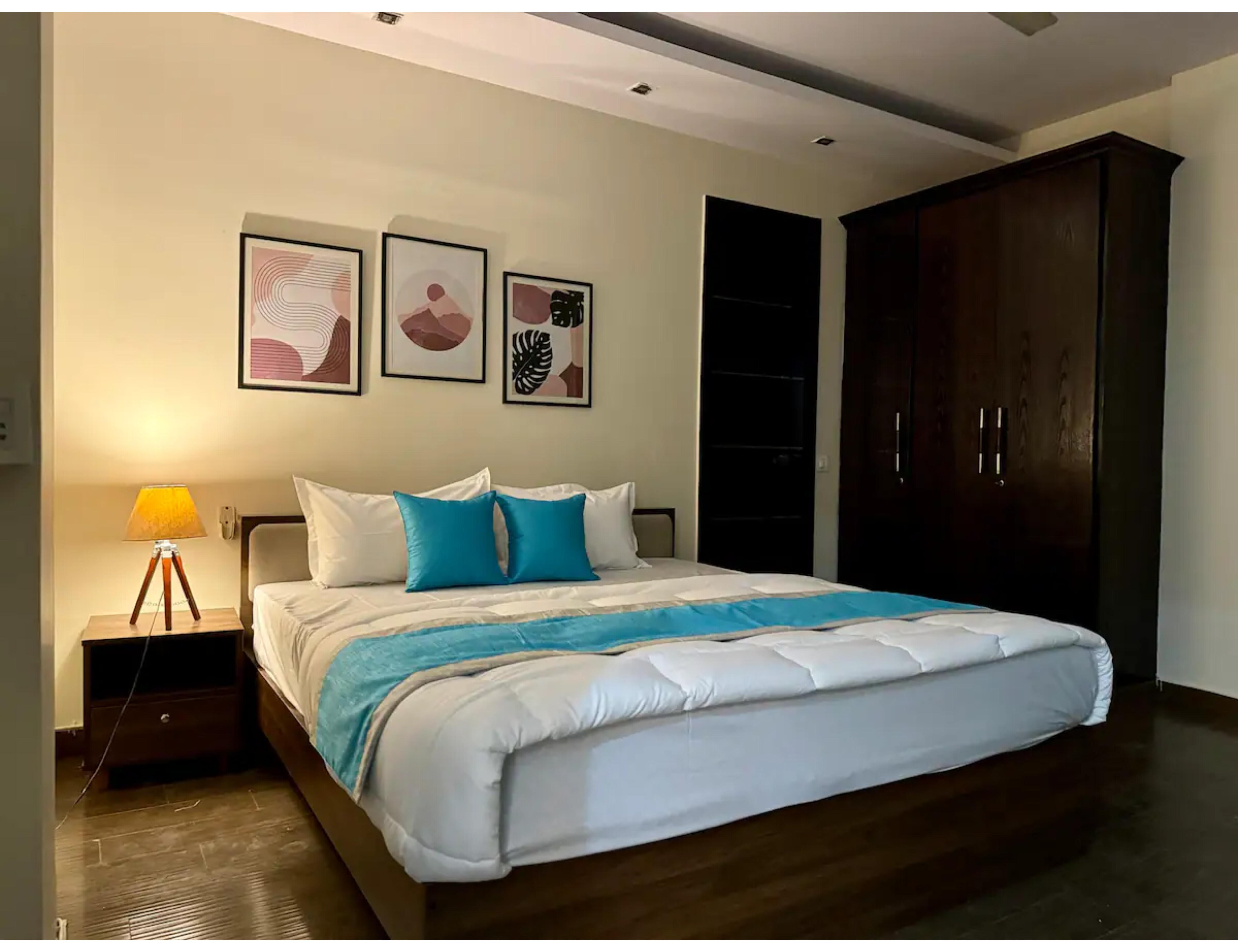 The Lush Homes Sukhdev Vihar/ New Friends Colony | 4BHK APARTMENT - Tap to explore photos