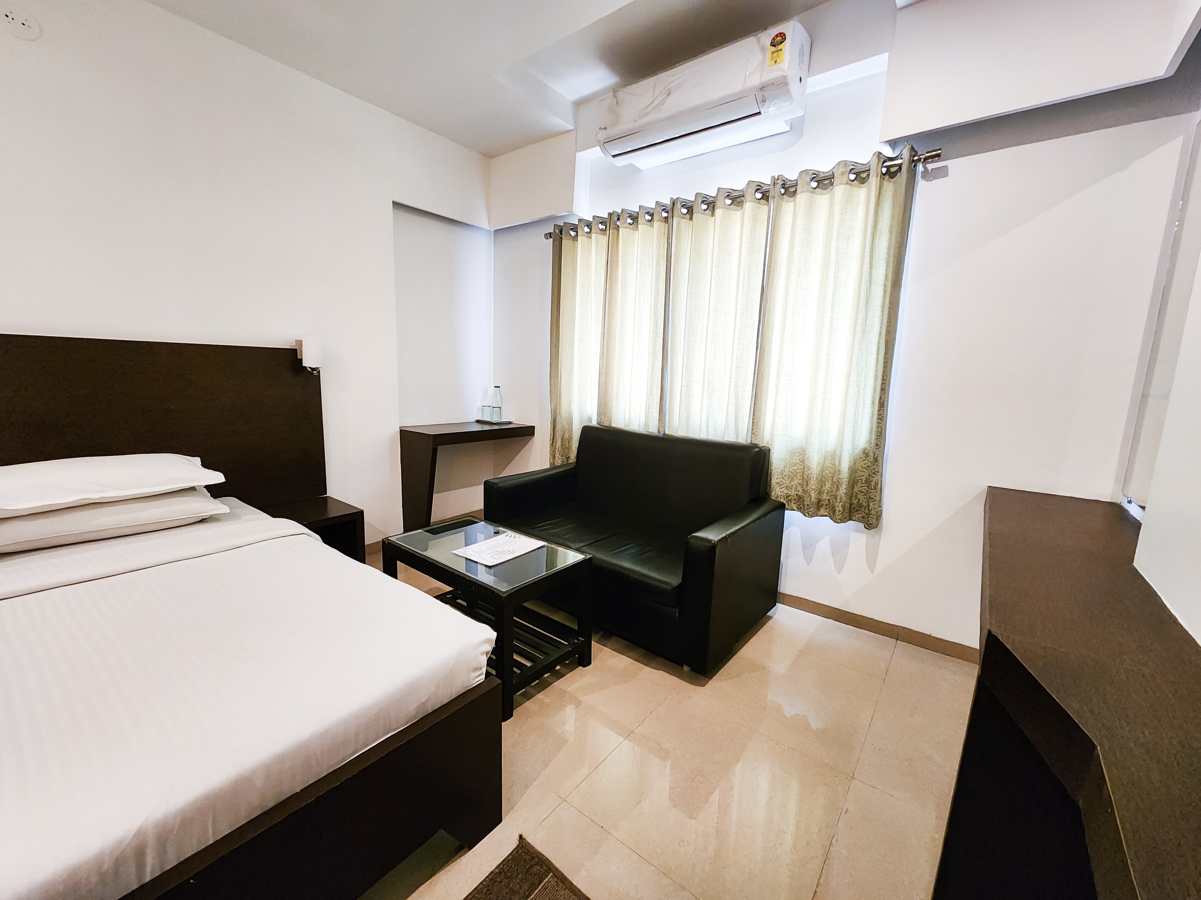 Hotel Rajwada - Tap to explore photos
