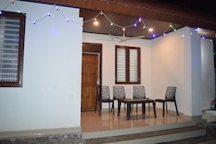 Waterfall View Stay Near Chappanthottam Waterfalls, Vadakara