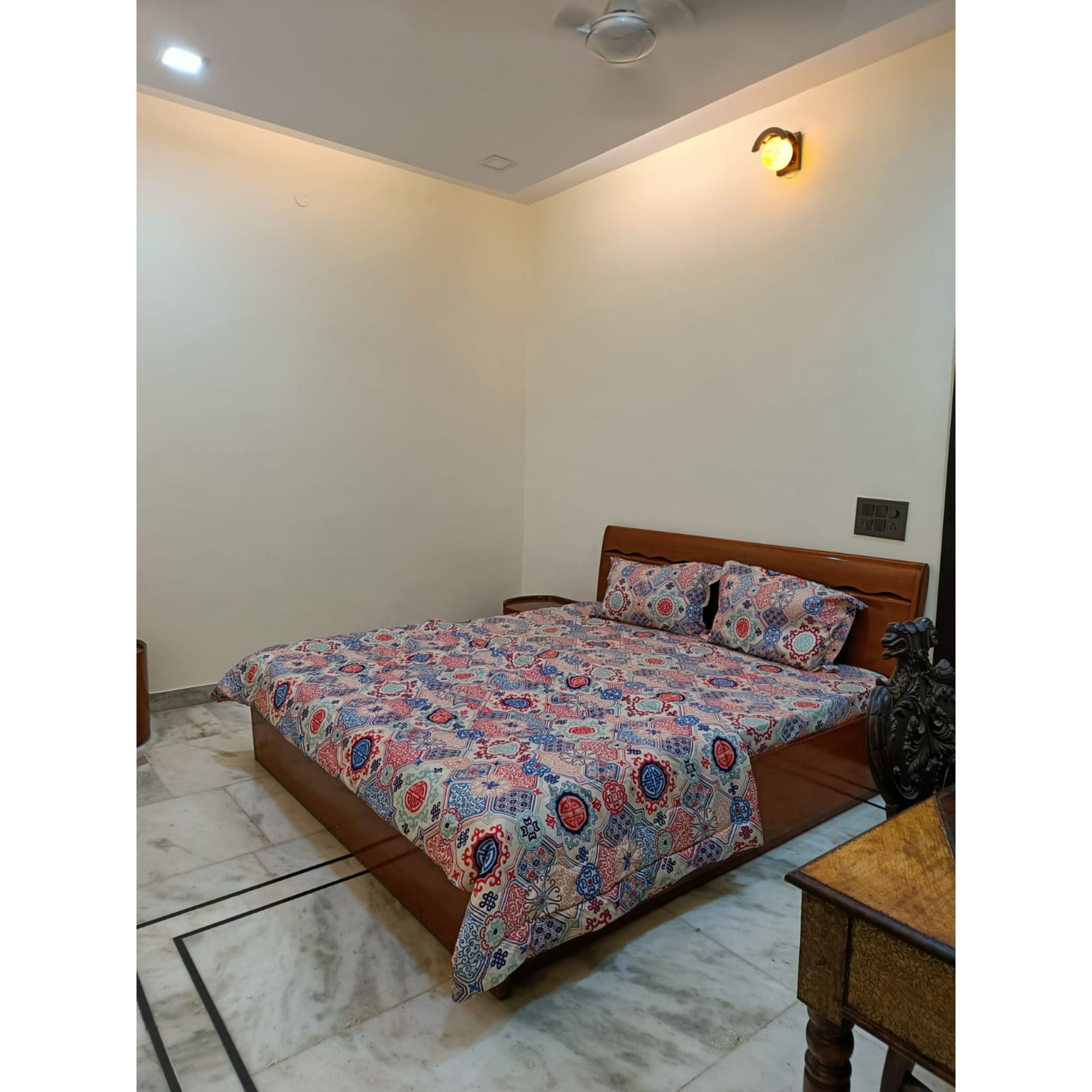 CP Conventional Home 2 BHK with Private Lawn - Tap to explore photos