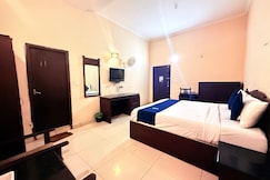 Lumino Highrange Homestay | Room & Guided Treks, Munnar