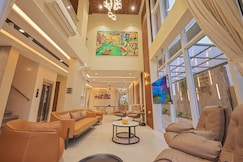 Tara Amodaa Luxury Villa w Heated Pool & Outdoor Theatre, Lonavala