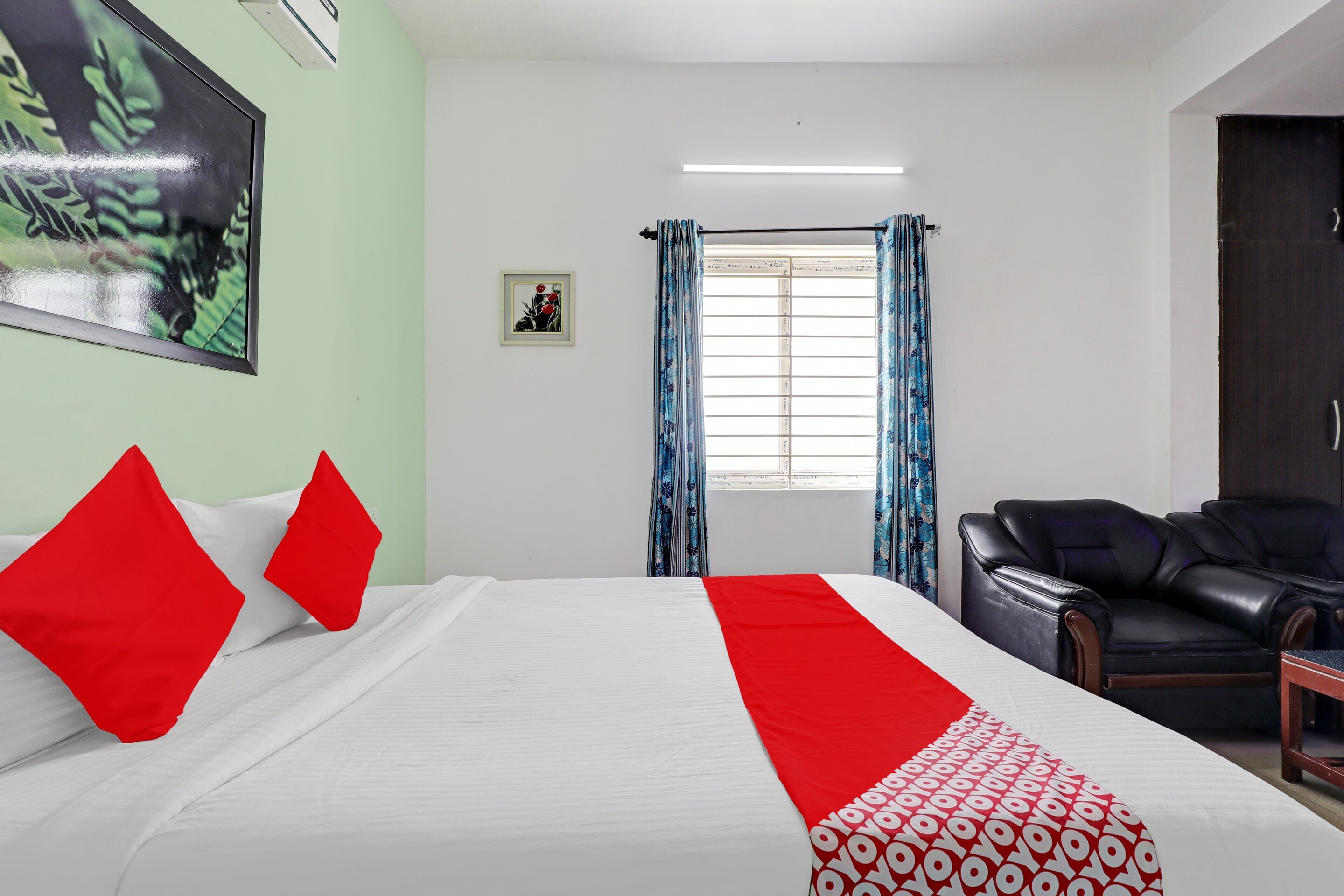 Hotel OThe Max Well Resort Near Juhu Beach - Tap to explore photos