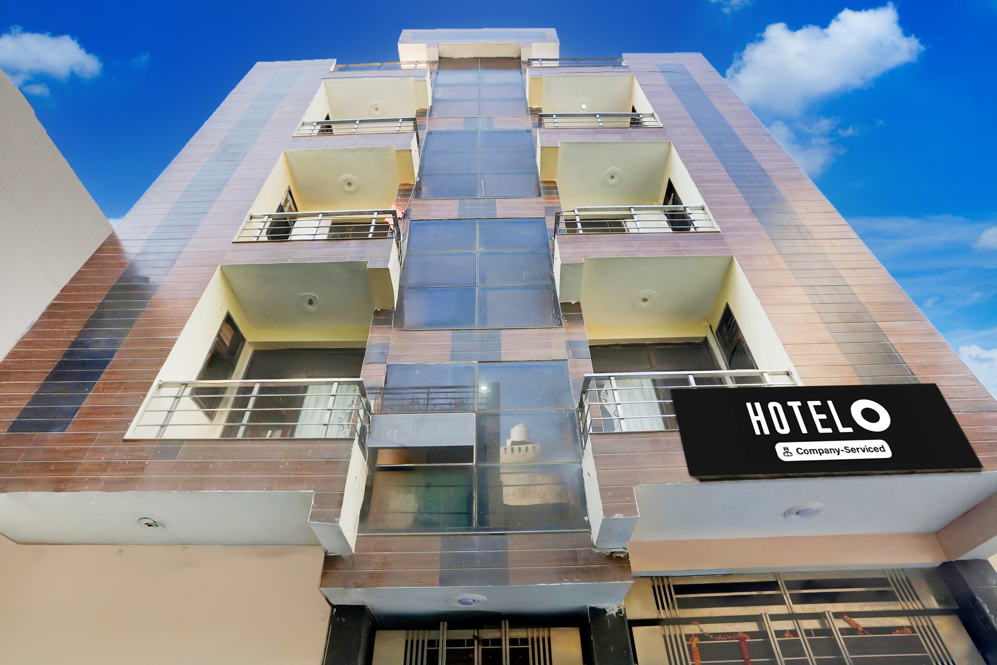 Super Hotel O Sheetla Colony - Tap to explore photos