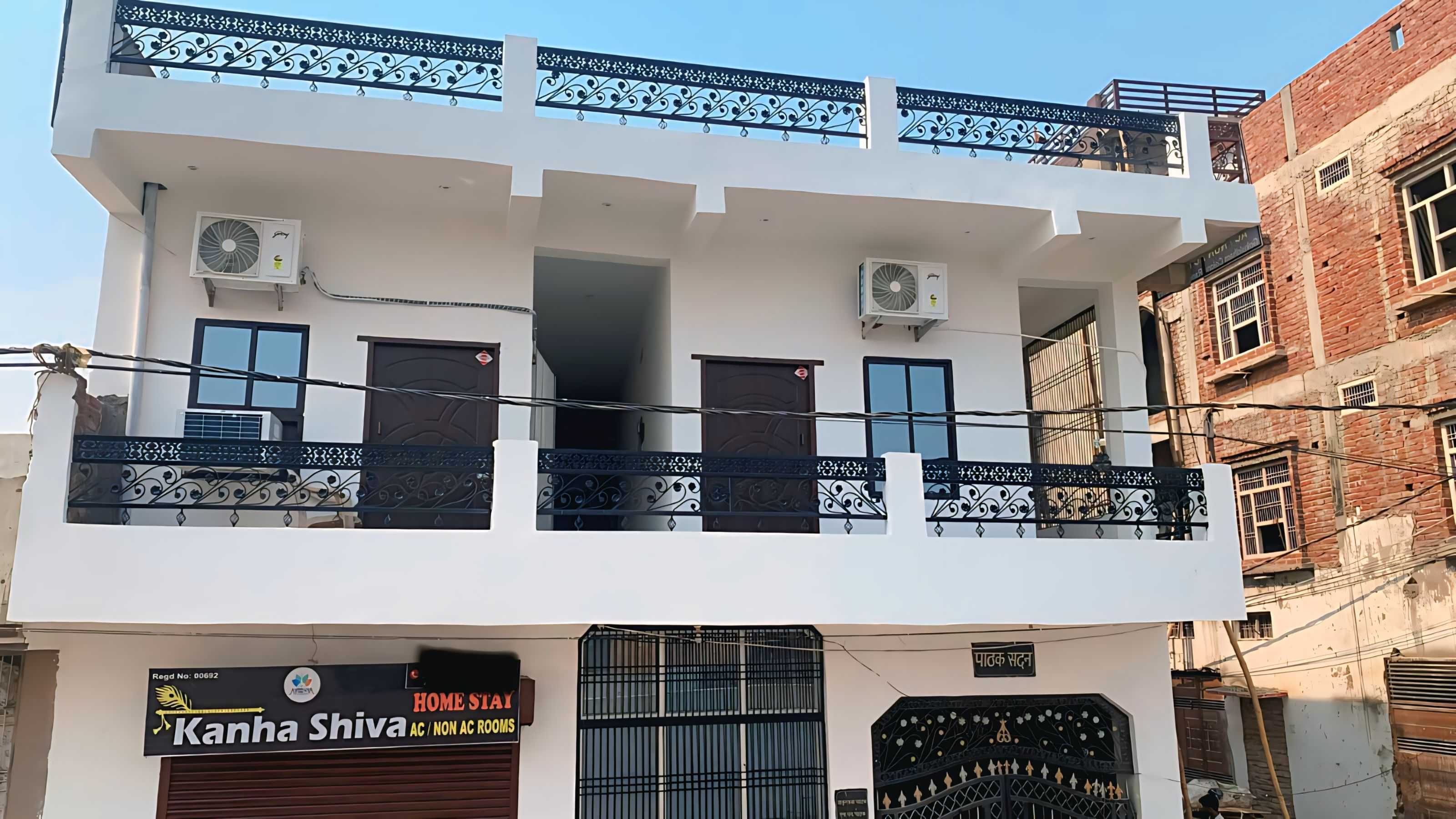 Hotel O Kanha Shiva Home Stay - Tap to explore photos