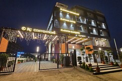 PLATINUM HOTEL, Yellampeta