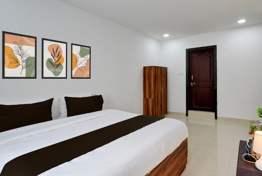 Hotel O Luxus Inn