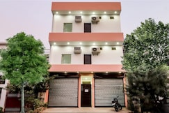 Hotel Phenix Inn, Lucknow