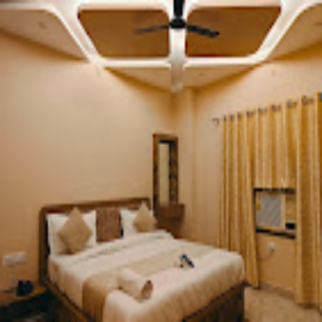 HOTEL THE PUSHPRAJ - Tap to explore photos