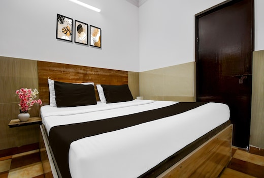 Super Collection O Vikas Nagar Post Office Formerly Metro Club and Guest House