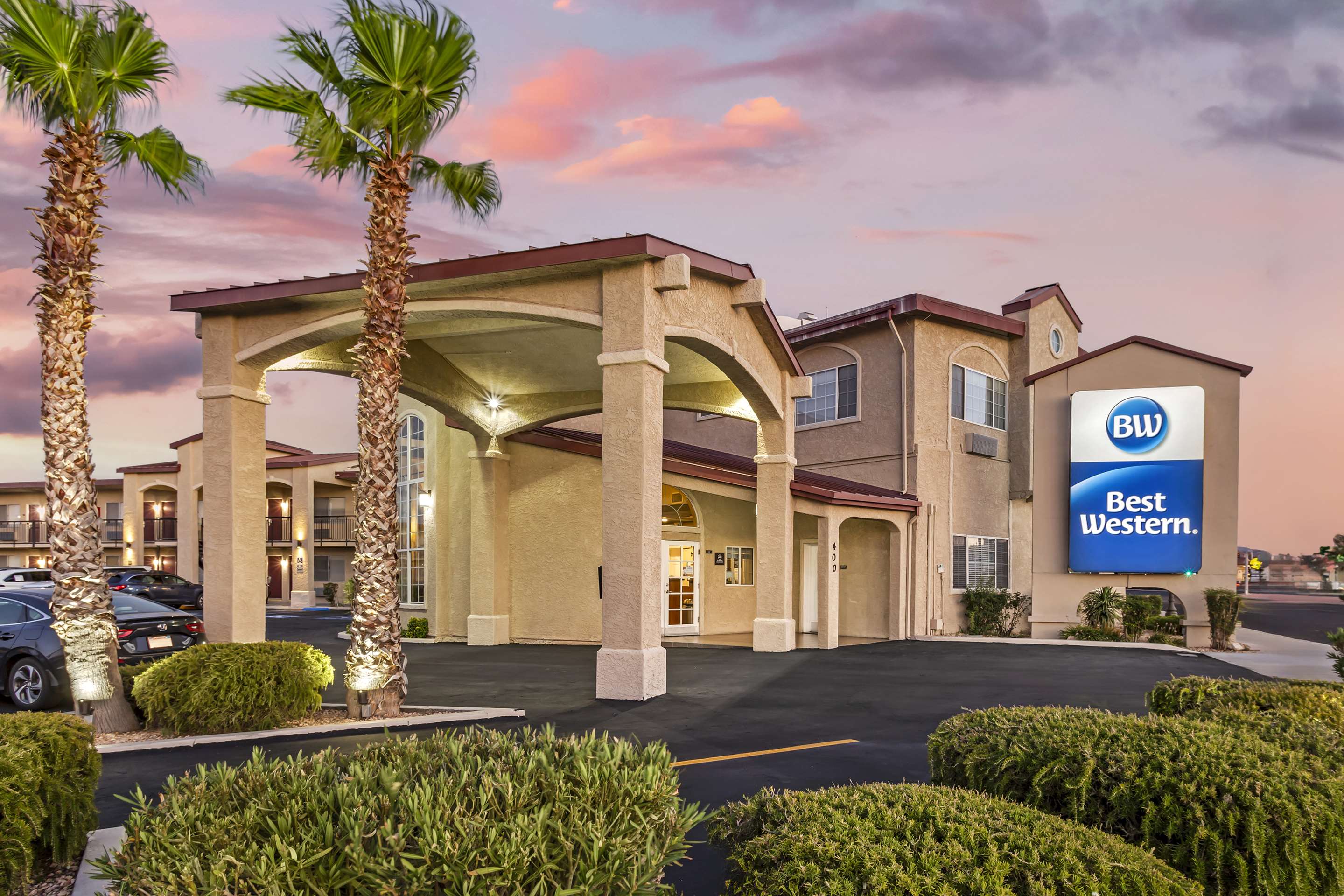 Best Western China Lake Inn - Tap to explore photos