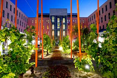 Radisson Blu Hotel Toulouse Airport - Tap to explore photos