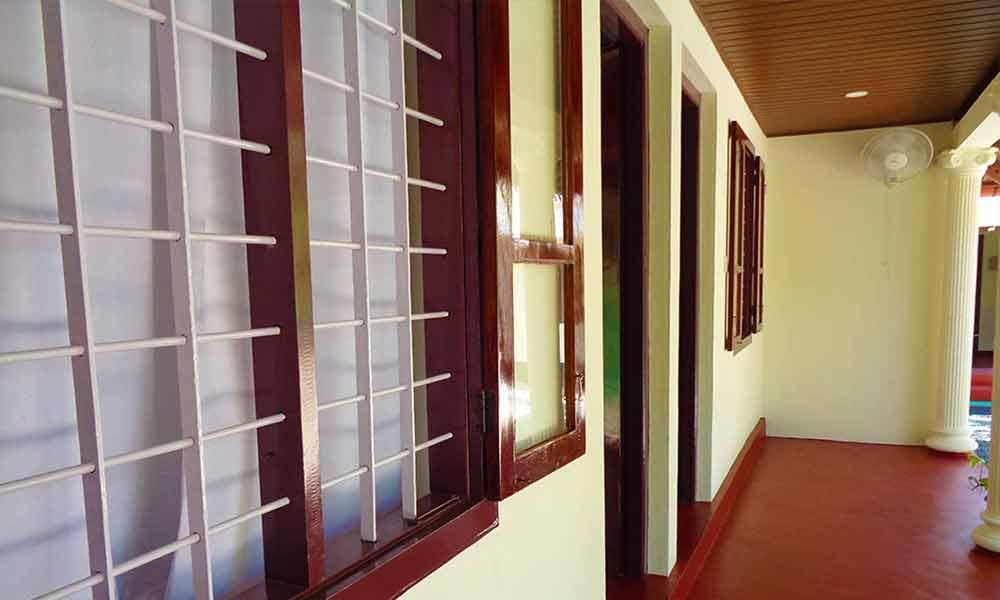 Marari Beatles Home Stay - Rooms - Tap to explore photos