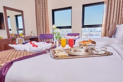 Carlton Creek Hotel, Dubai