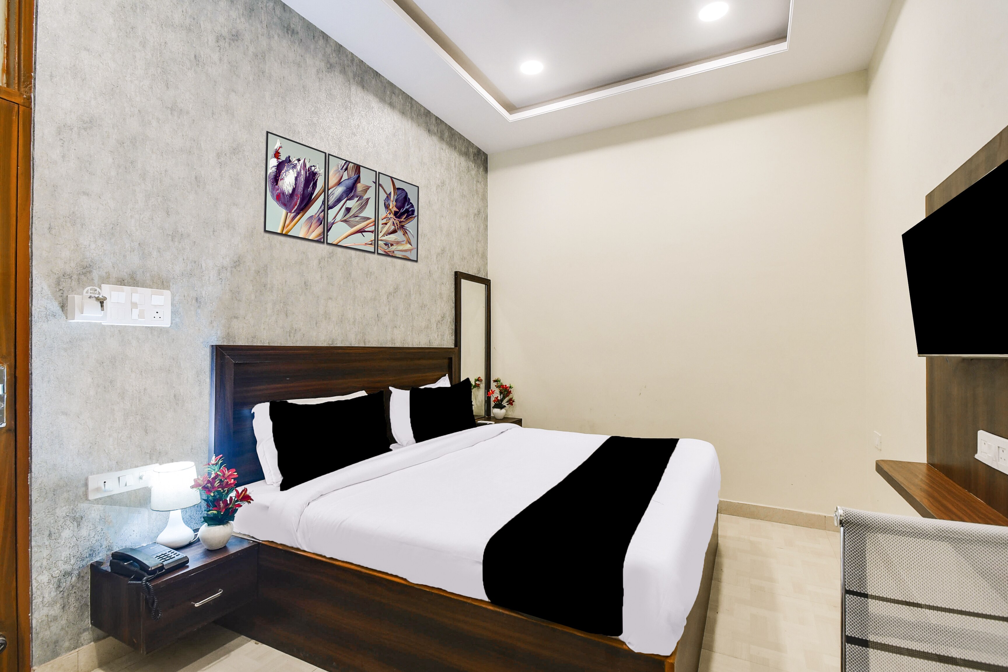 Hotel O Mahima Residency - Tap to explore photos