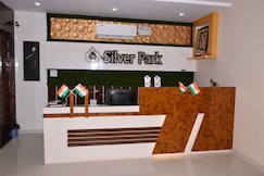 HOTEL SILVER PARK, Guna