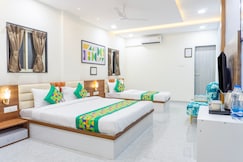 Treebo Aura Inn Regency, Pune