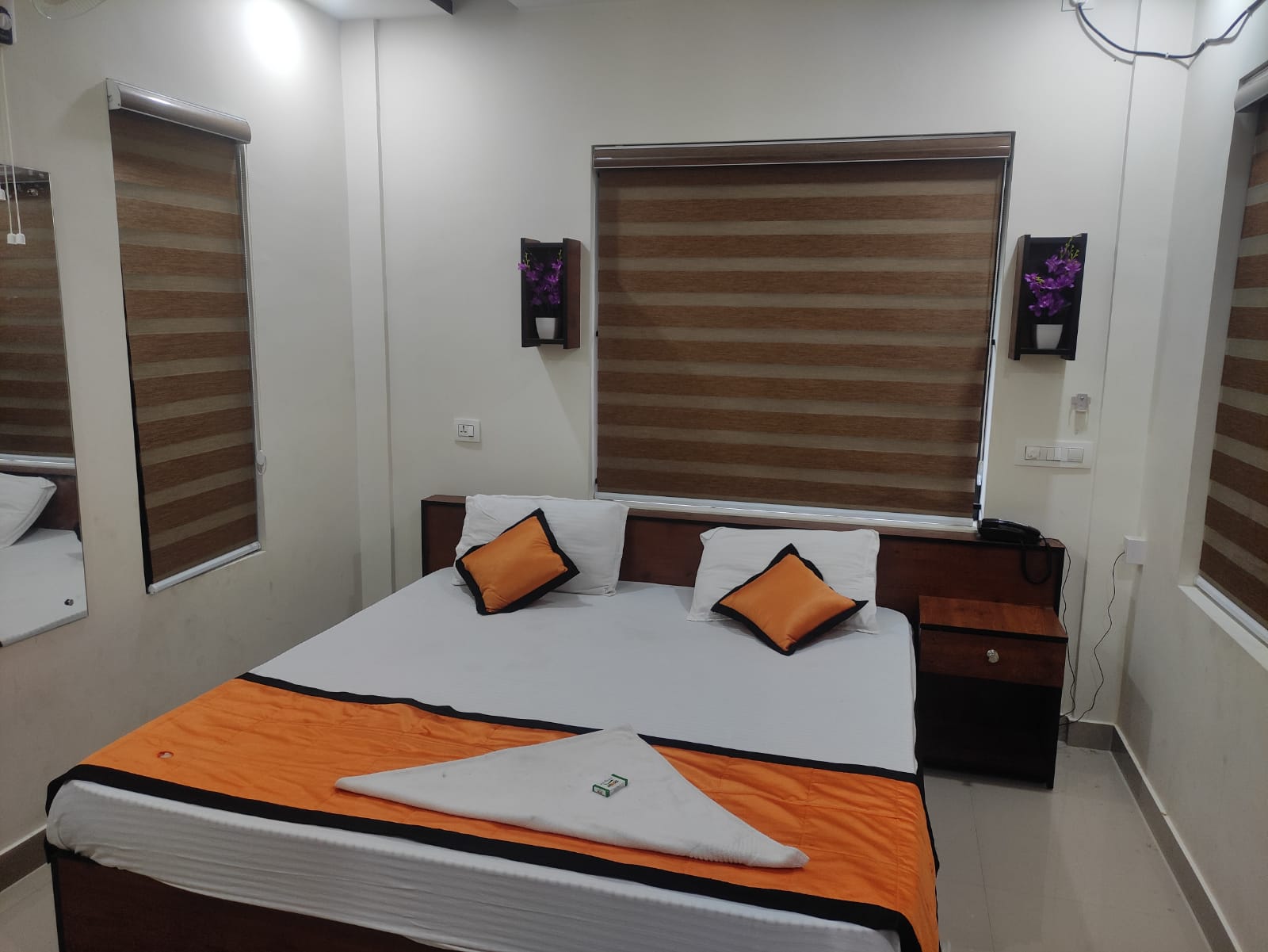 PMS Dhabi Residency - Tap to explore photos