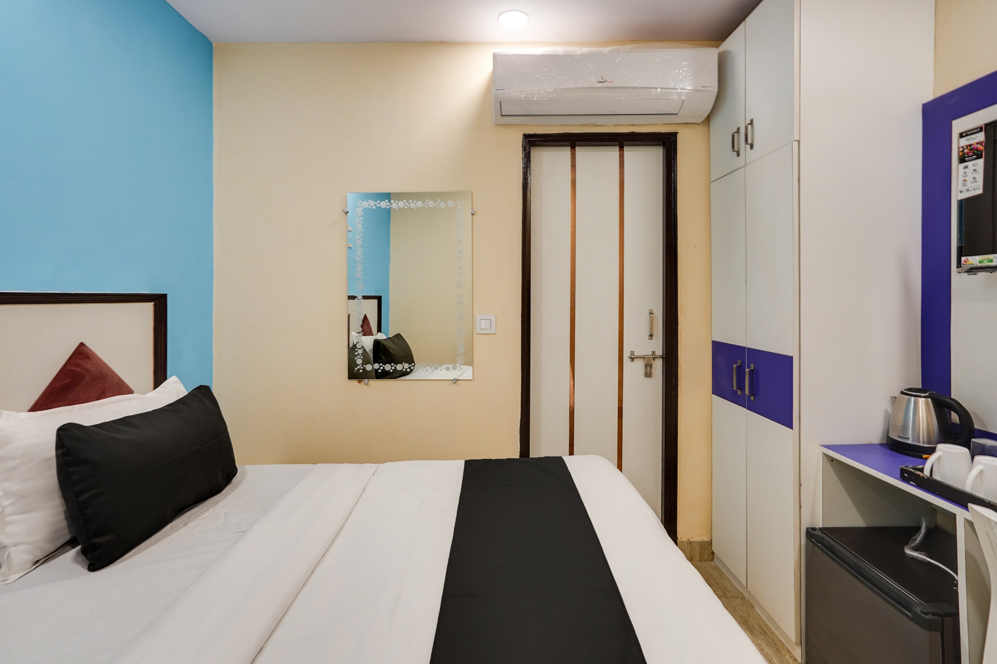 Super Hotel O Hotel Gold Star - Tap to explore photos
