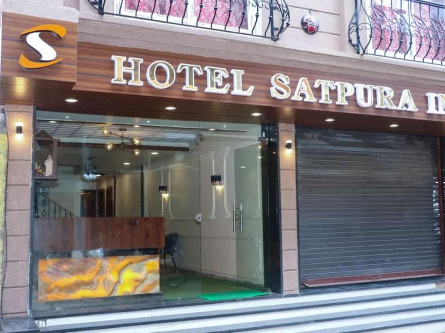 HOTAL SATPURA INN - Tap to explore photos