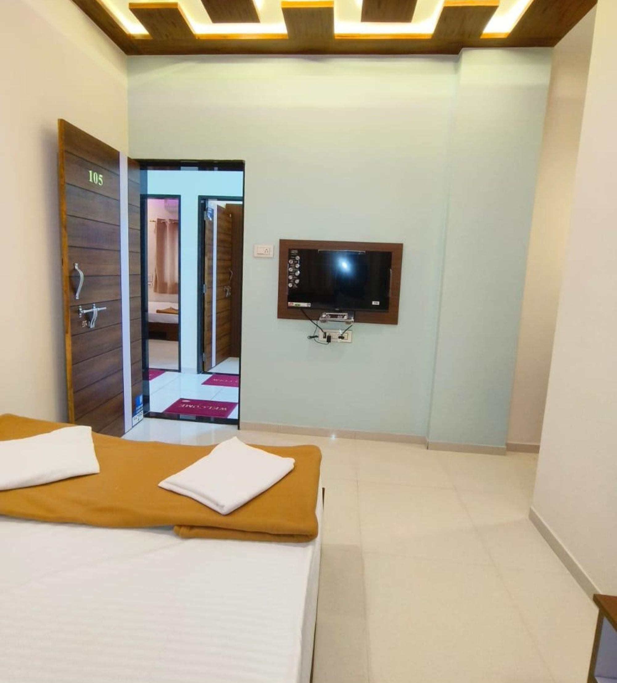Deluxe Room Non Ac 1