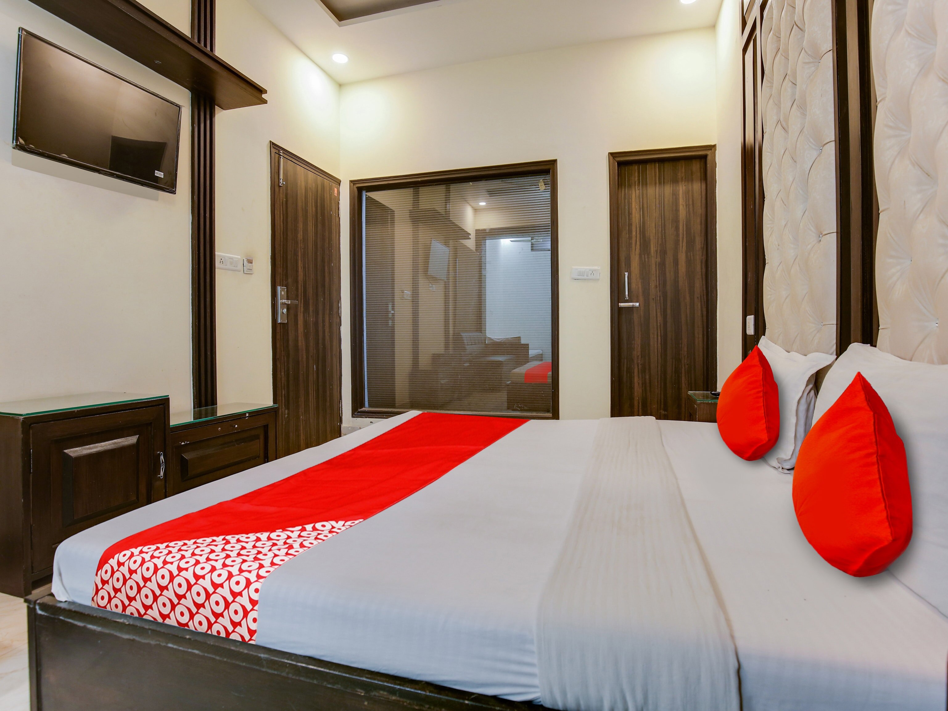 Hotel O Raj Residency Mohali Phase 2 - Tap to explore photos