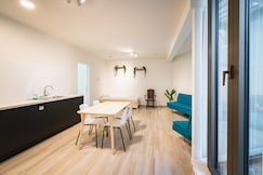 Comfy Stay for 10 near Antwerp Station, Antwerp