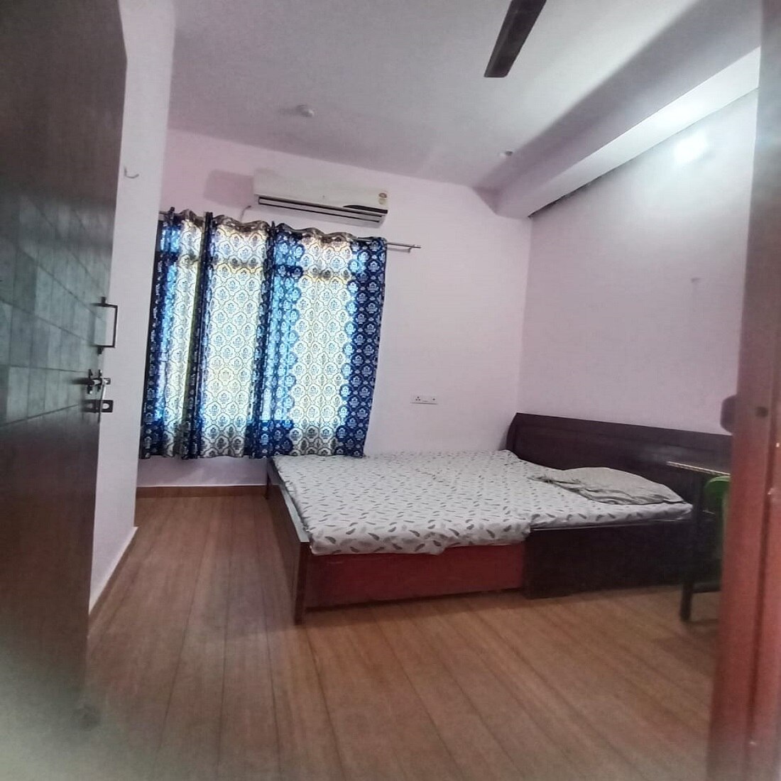 Raj Paying Guest House - Tap to explore photos