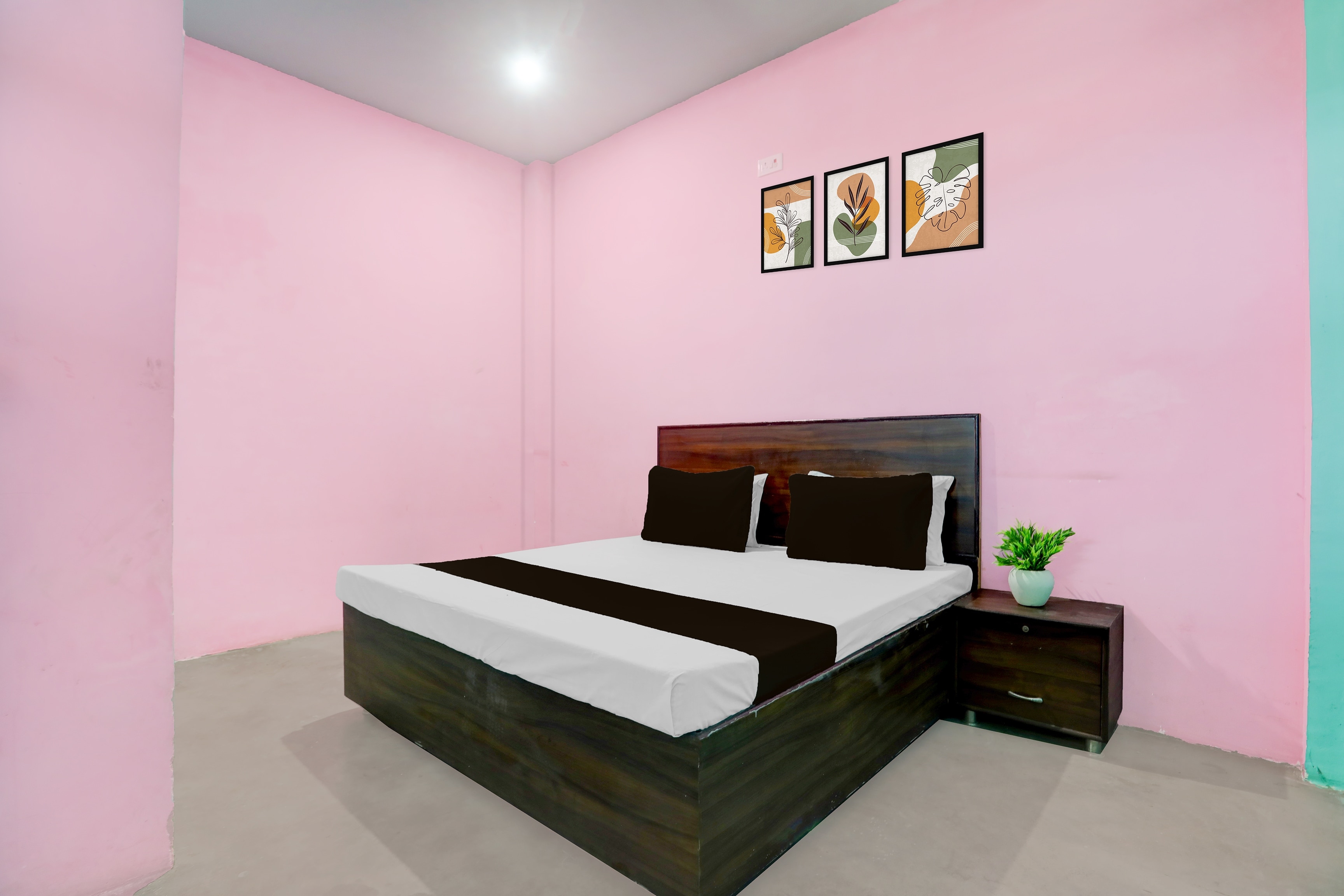 SPOT ON Mahal Guest House - Tap to explore photos