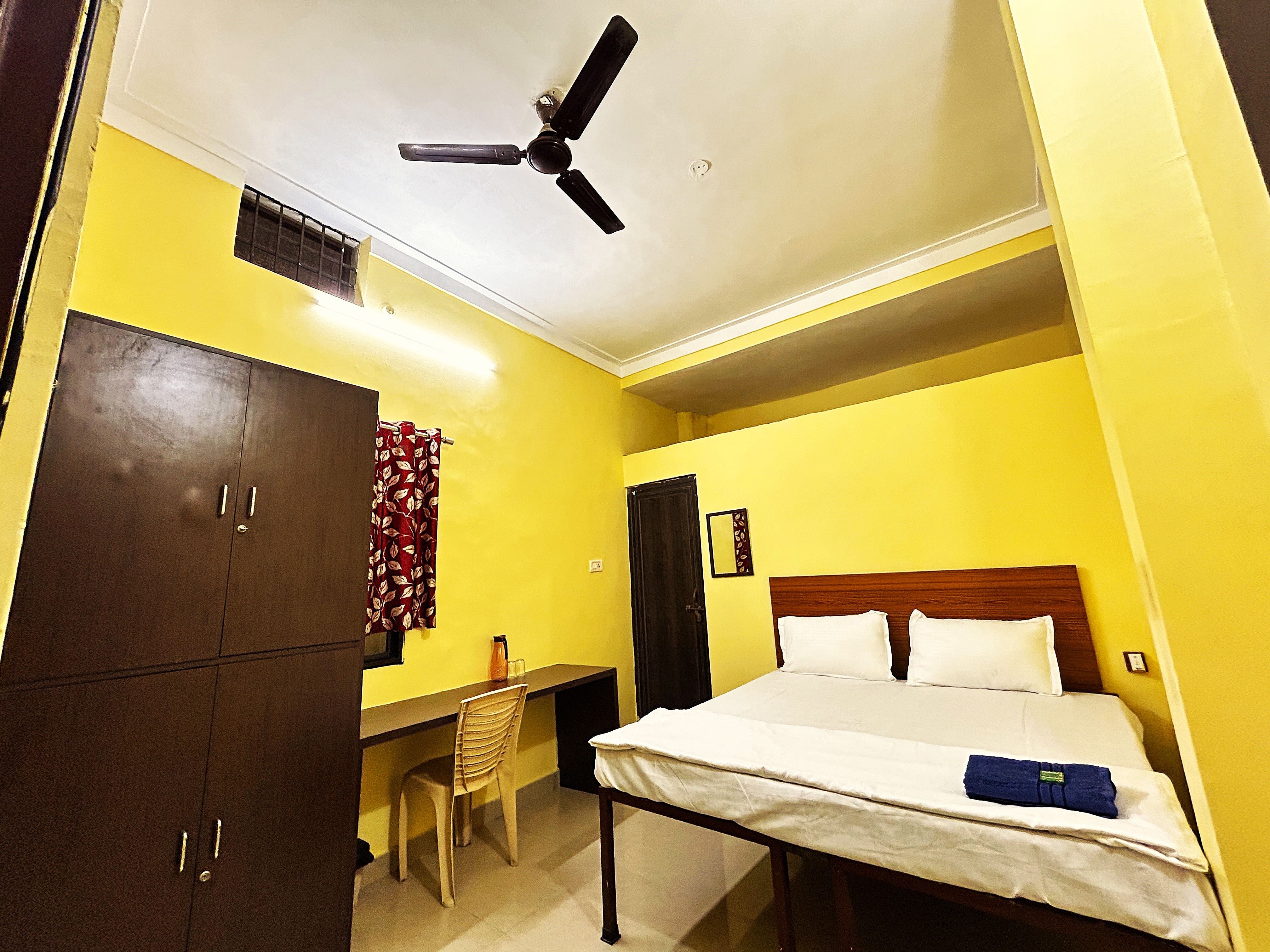 Hotel Saanvi Inn - Tap to explore photos