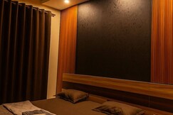 Her Little Haven | Cozy Studio | Maggie and Snacks, Greater Noida