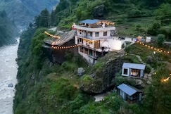 The Big Rock Cafe And Stays, Kasol