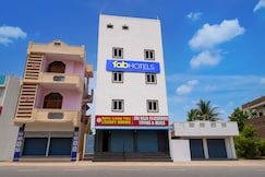 FabHotel SP Living Tree, Karimnagar