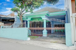 SPOT ON 93763 Ita Homestay Syariah, Probolinggo