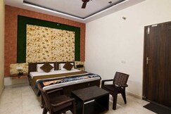 SPOT ON PG Plaza And Guest House, Chandausi