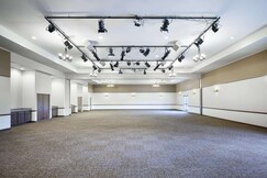 Best Western Plus Green Mill Village Hotel & Suites, Coles