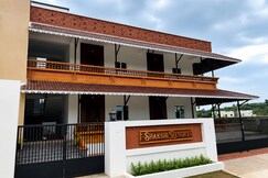 shakshi resorts, Kutralam
