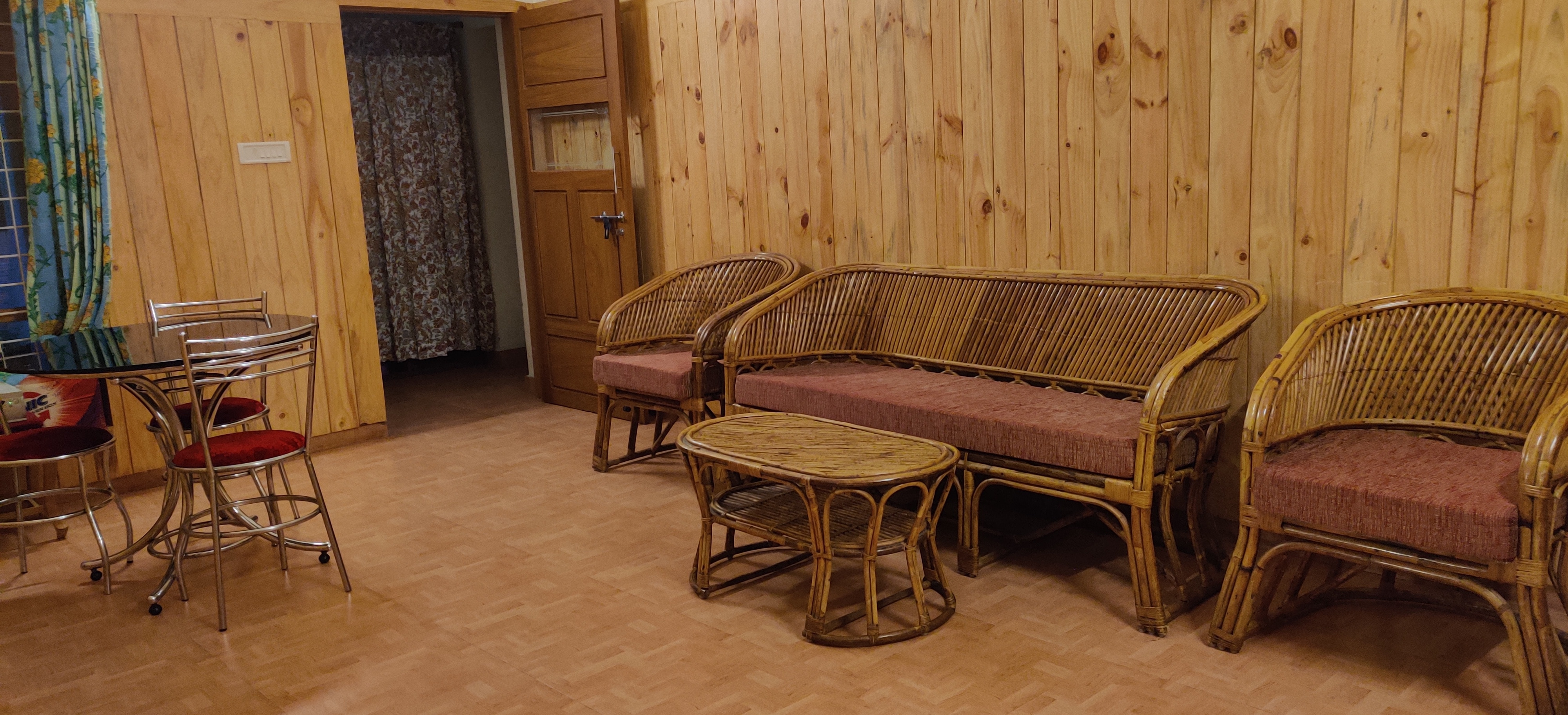 Kodai Home Stay - Tap to explore photos