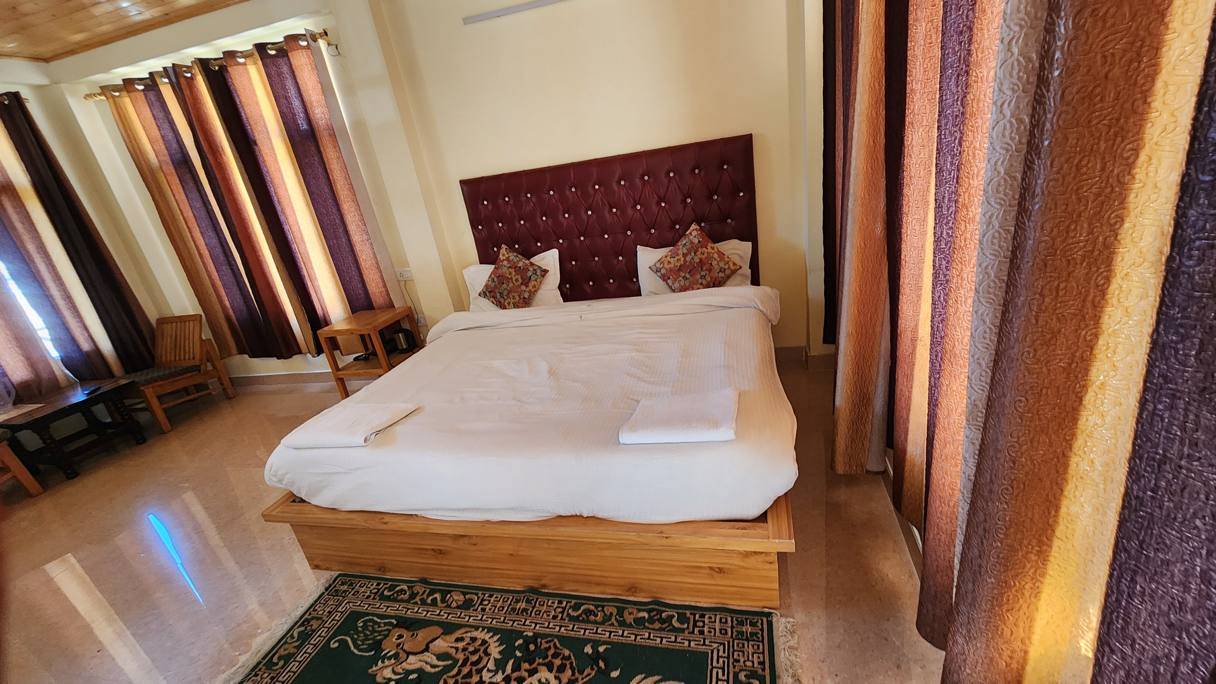 Krishna Hotel and Homestay - Tap to explore photos