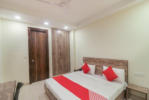 Hotel O Comfort Residency Near Artemis Hospital