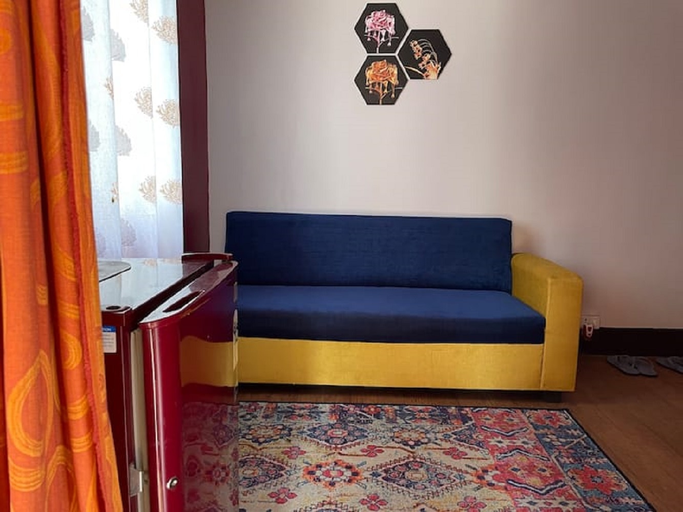 Ulubari Homestay | Rooms with Pvt Kitchen | 7 min walk form Indira IVF - Tap to explore photos