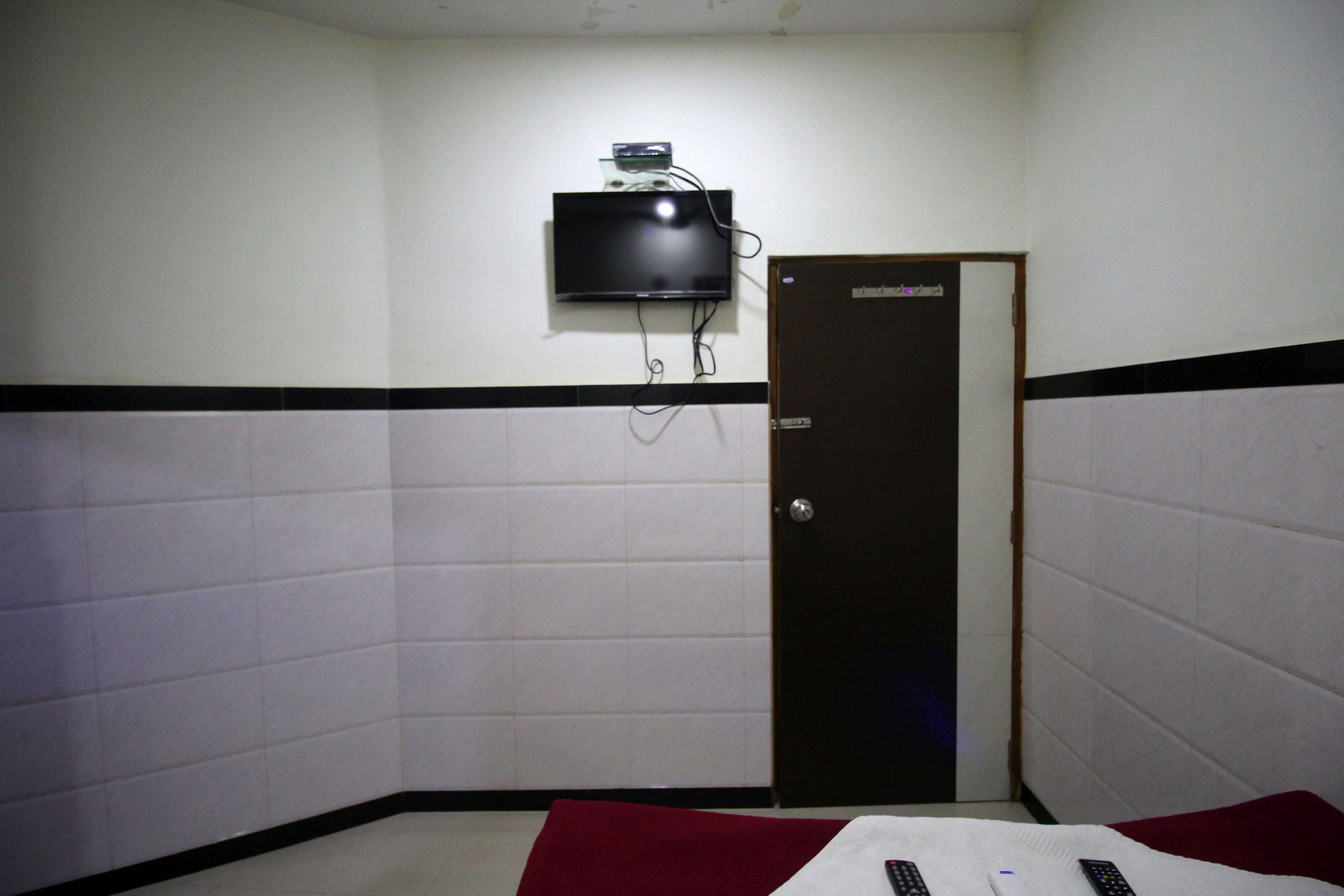Hotel Shiv Krupa Residency - Tap to explore photos